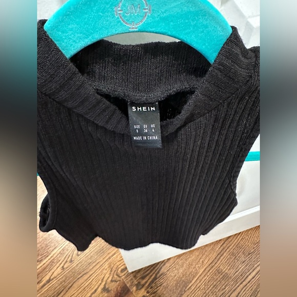 Black SHEIN tank top with high neck - Picture 2 of 2